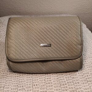 Joan & David green herringbone folding hanging travel makeup toiletry case